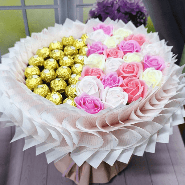 Bukiet Róże mydlane Ferrero Rocher Bukiet-Roze-mydlane-Ferrero-Rocher.