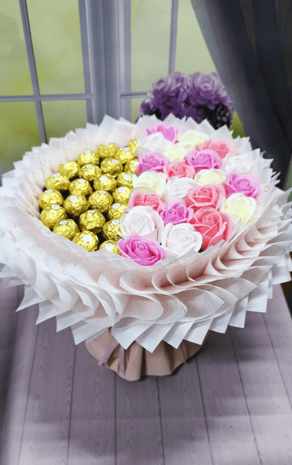 Bukiet Róże mydlane Ferrero Rocher Bukiet-Roze-mydlane-Ferrero-Rocher.