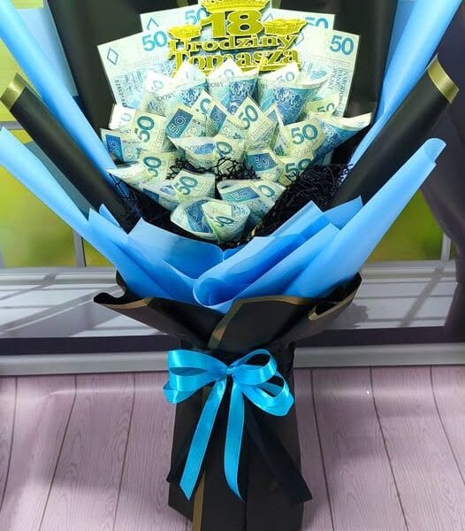 630302738_2320925668421511_5177446179601919532_n Oryginalny bukiet z banknotów